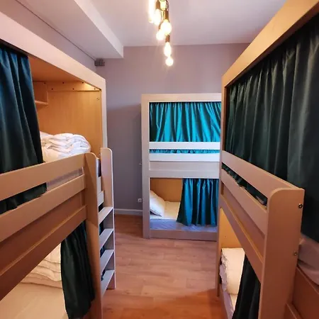 L'etape Du Mont, Family