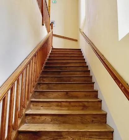 L'etape Du Mont, Family