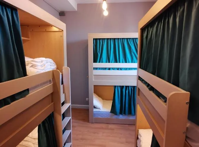 L'etape Du Mont, Family