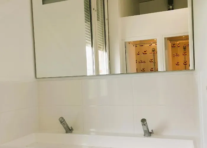 L'etape Du Mont, Family