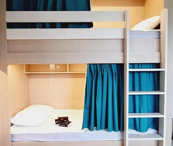 L'etape Du Mont, Family * Pontorson